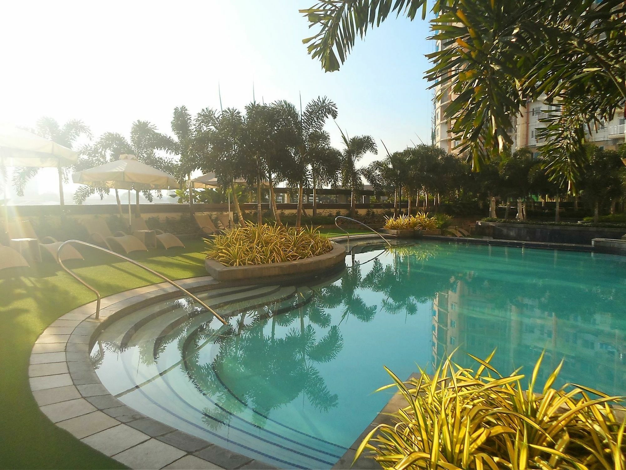 The Cirque Serviced Residences Quezon City Zewnętrze zdjęcie